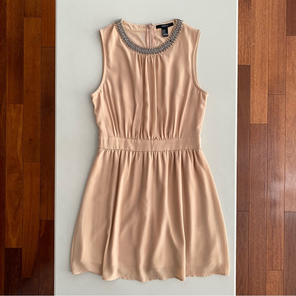 Forever 21 Beaded Neck Sleeveless Chiffon Peachy Pink Nude Dress Women's Size M - Picture 12 of 13